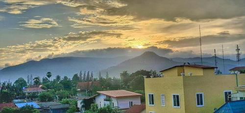 Kampot House | Cozy Seagull Guesthouse in Kampot with Breakfast Included