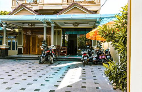 Kampot House | Cozy Seagull Guesthouse in Kampot with Breakfast Included