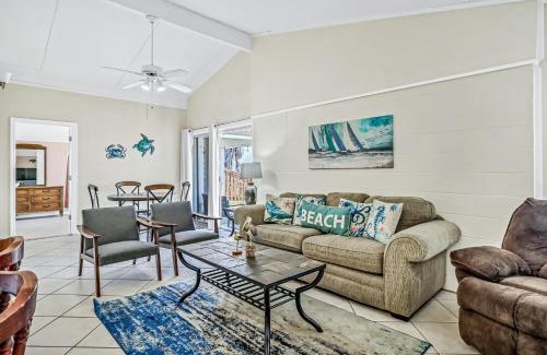 Flour Bluff House | Discover The Seahorse Cottage: Family & Pet-Friendly Retreat