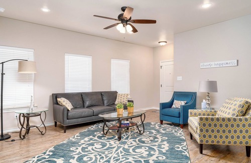 Lubbock House | Your Ideal Getaway Awaits: Explore Unmatched Comfort