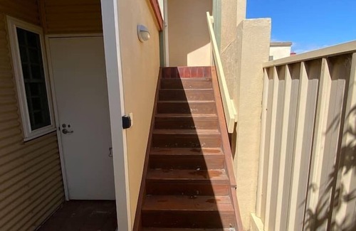 Semaphore Apartment | Discover The Seaside Loft: Oceanfront Bliss Awaits You