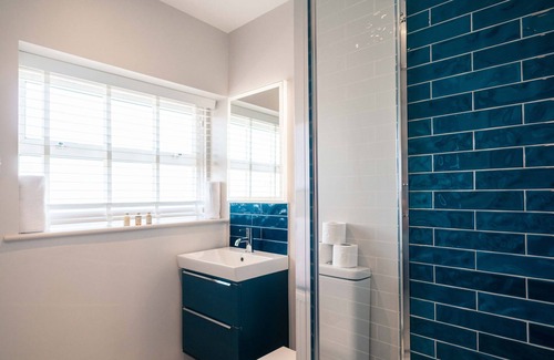 Littlehampton Hotel | Seaview Retreat in East Preston with Breakfast Included
