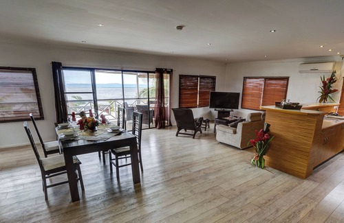 Nuku'alofa Cabin | Discover Seaview Lodge: Family-Friendly with Dining Options