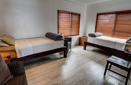 Nuku'alofa Cabin | Discover Seaview Lodge: Family-Friendly with Dining Options