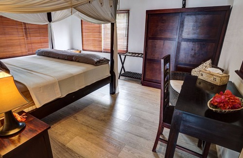 Nuku'alofa Cabin | Discover Seaview Lodge: Family-Friendly with Dining Options
