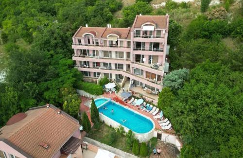 Kavarna Apartment | Oceanfront Seaview Penthouse Complex: Guest Rated 10/10