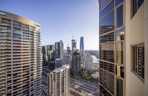 The Rocks Apartment | Experience The Sebel Quay West Suites Sydney: 5-Star Comfort