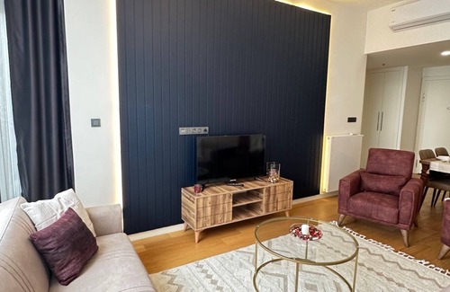 Bahcelievler Apartment | Discover the Secluded Spot in Bağlar with Free Wi-Fi