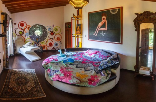 La Estrella Cabin | Discover The Secret Buddha: Top-Rated Stay with Hot Tub