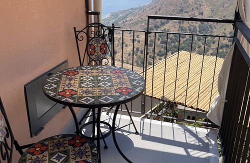 Forza d'Agro House | Discover The Secret Garden: Ocean View & Spa Oasis