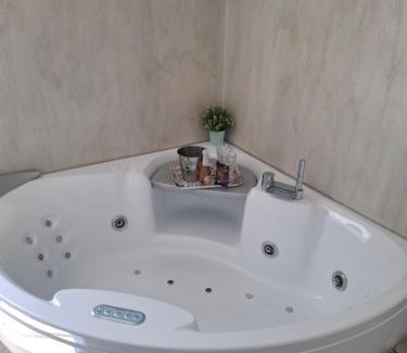 Historical Downtown Salerno Apartment | Discover The Secret Garden: Guest Rated 9.8 & Hot Tub Bliss