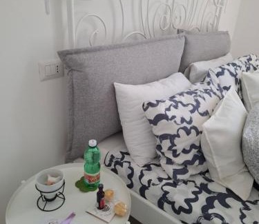 Historical Downtown Salerno Apartment | Discover The Secret Garden: Guest Rated 9.8 & Hot Tub Bliss