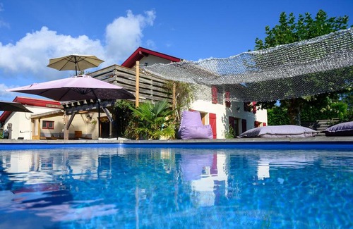 Azur Bed & Breakfast | Discover The Secret Spot Lodge: Family-Friendly Retreat
