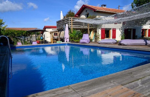 Azur Bed & Breakfast | Discover The Secret Spot Lodge: Family-Friendly Retreat