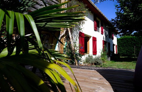 Azur Bed & Breakfast | Discover The Secret Spot Lodge: Family-Friendly Retreat