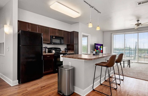 King William Apartment | Riverwalk Loft at The Selena: Guest Rated 10/10 & Pet Friendly