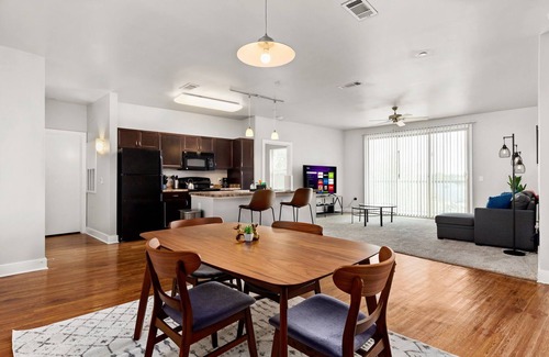 King William Apartment | Riverwalk Loft at The Selena: Guest Rated 10/10 & Pet Friendly