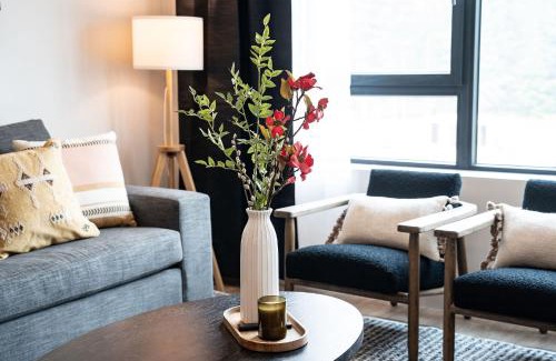 Revelstoke Apartment | Discover The Selkirk House: Family-Friendly in Revelstoke