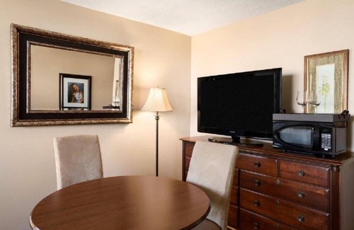 Timmins Hotel | Convenient Senator Hotel & Conference Centre in Timmins