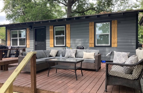 Mineola Cabin | Exceptional Cozy Lakehouse with Ocean & Lake Views