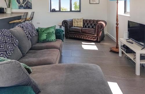 Axbridge House | Exceptional Stay at The Sett: 4-Star Pet & Child Friendly