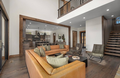 Blue Ridge Cabin | The Seven Hills - upscale Georgia Mountain Cabin