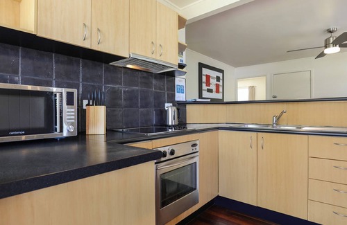 Maroochydore House | Discover The Shack: Pet-Friendly Getaway by Maroochy River