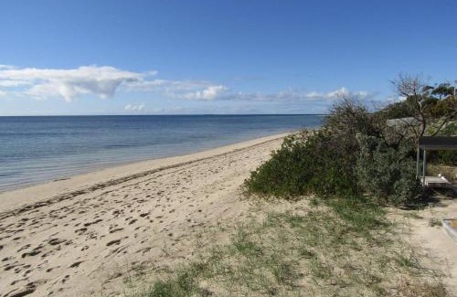 Melville House | Oceanfront Retreat at The Shack - Sultana Point Awaits