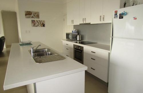 Melville House | Oceanfront Retreat at The Shack - Sultana Point Awaits
