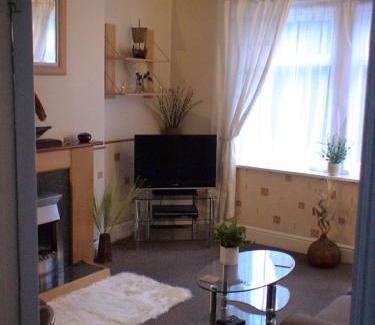 Prestatyn Apartment | Highly Rated Stay at The Shady Corner, Flat 2