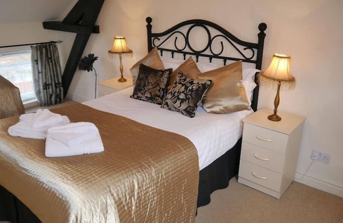 Saintbury Other | Experience The Shakespeare Lodge with Hot Tub & Spa Access