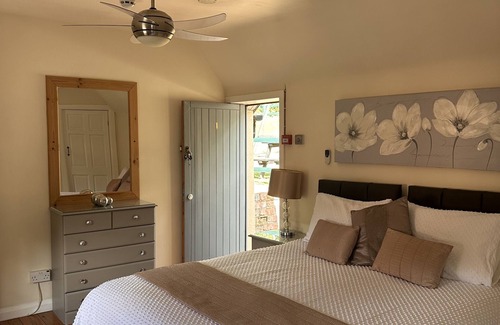 Jackfield Hotel | Guest Rated: The Shakespeare Inn with Family-Friendly Dining