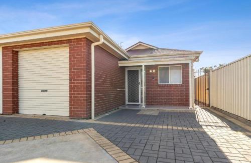 Renmark Apartment | Guest Rated 9.7: Family-Friendly Bliss at The Shamrock House