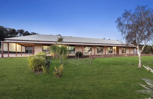Paringa House | Unforgettable Stay at The Shamrock Luxury Retreat
