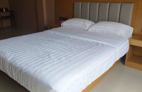 Bang Sare Hotel | The Shamrock