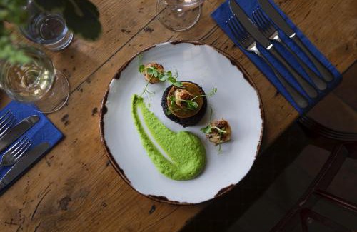 Chute Forest Hotel | Experience The Shears Inn: Pet-Friendly with Breakfast