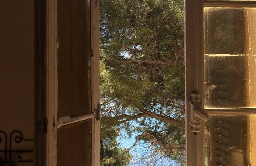 Carry-le-Rouet House | Experience Ocean Views at The Shed by the Sea - Rated 10/10