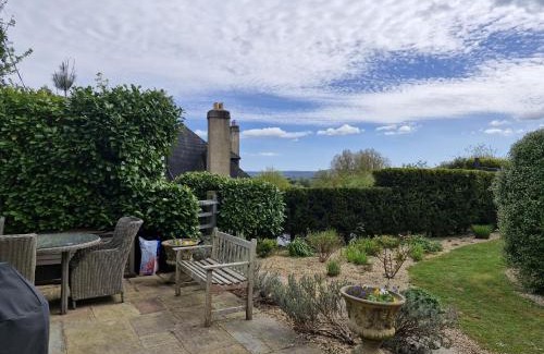 Pulborough House | Cozy Retreat: The Shed in Pulborough Awaits Your Stay