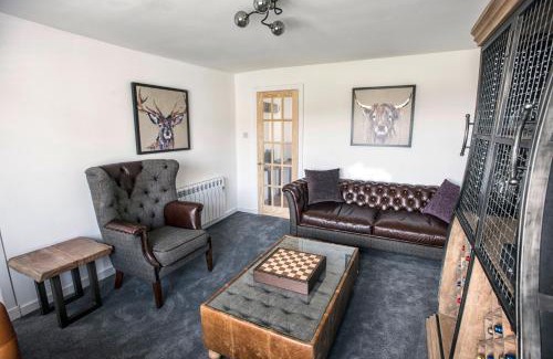 Isle of Scalpay Villa | Discover The Sheiling: Pet-Friendly Retreat with Hot Tub