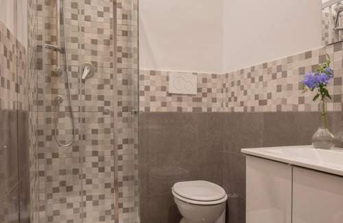 Prati House | Family-Friendly Courtyard Rome Suite with Breakfast Included
