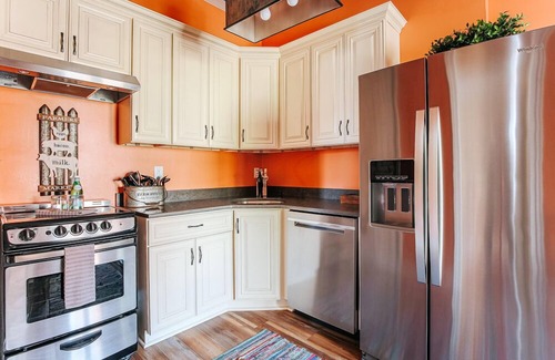 Staunton Apartment | Discover The Shenandoah Suite: Family-Friendly Retreat