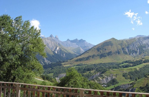 Saint-Jean-d'Arves House | Inviting Accommodations at The Shepherdess in La Chal Hamlet