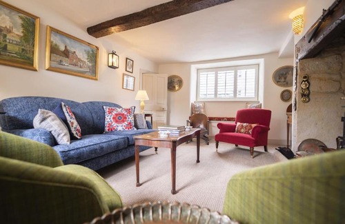 Sherborne House | Pet-Friendly Haven at The Sherborne Cottage - Rated 10/10