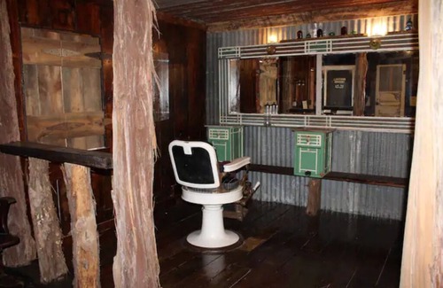 Morgan Mill Cottage | The Sheriff's Office-@Rooms at The Oak Dale