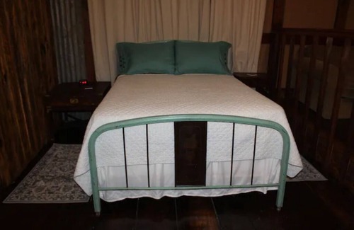 Morgan Mill Cottage | The Sheriff's Office-@Rooms at The Oak Dale