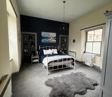 Dingwall Apartment | Welcoming The Sheriffs Lodge: Rated 9.3 with Breakfast Included