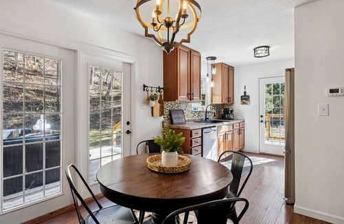 Pittman Center Cabin | Family-Friendly Getaway at The Sherridan 2 Bedroom Cabin