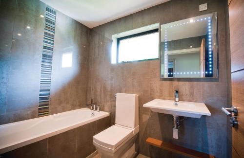Dukeries Mill Resort | Discover The Sherwood Hideaway Lodges: Family-Friendly Retreat
