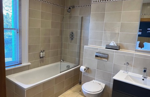 Gatehouse-of-Fleet Hotel | Experience The Ship Inn: 4-Star Getaway with Family-Friendly Amenities