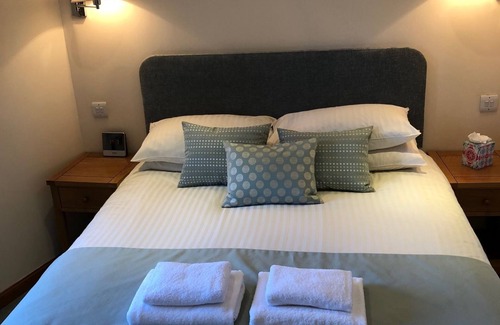 Stonehaven Hotel | Discover The Ship Inn: Family-Friendly Stay with Dining